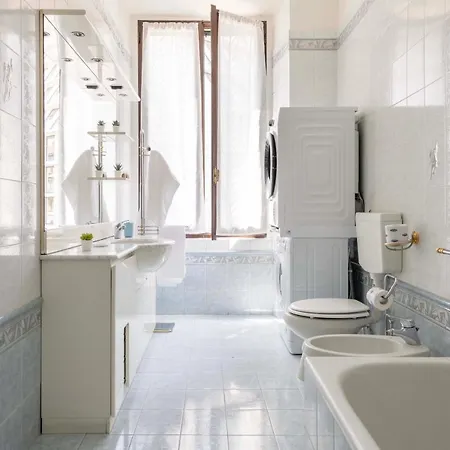 Voyager - 6 Guests, 2 Bd & 2 Bh, Neighborhood アパート ミラノ