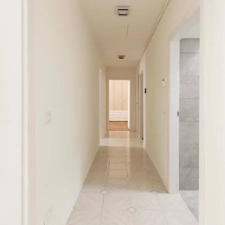 Voyager - 6 Guests, 2 Bd & 2 Bh, Neighborhood *