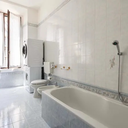 Voyager - 6 Guests, 2 Bd & 2 Bh, Neighborhood アパート ミラノ