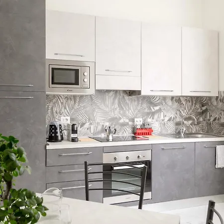 アパート Voyager - 6 Guests, 2 Bd & 2 Bh, Neighborhood ミラノ